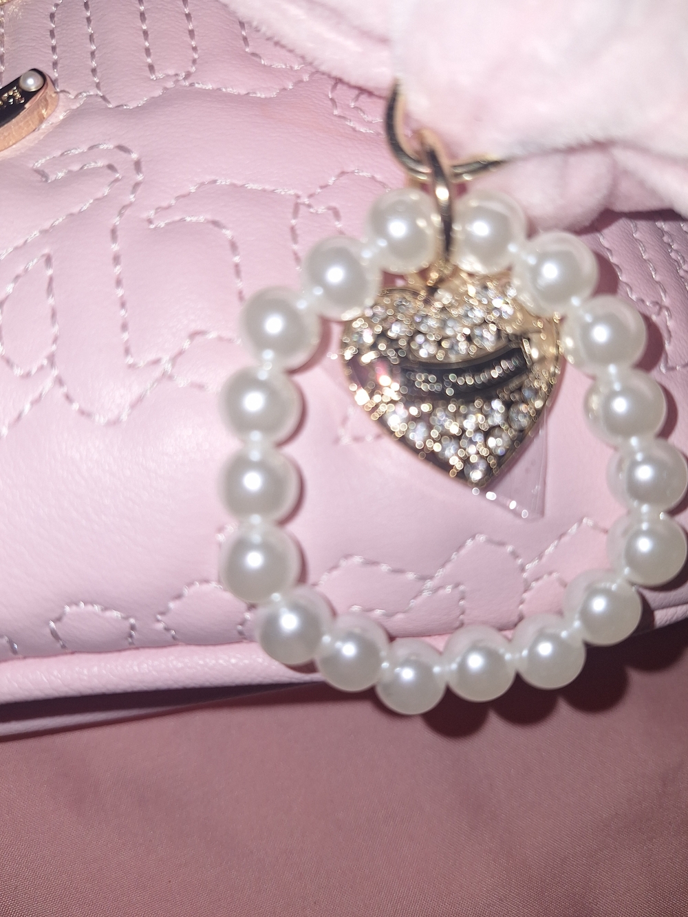 EXCLUSUVE Juicy Couture Light Pink Quilted Shoulder Bag with Bow and Pearl Charm - Picture 3 of 11